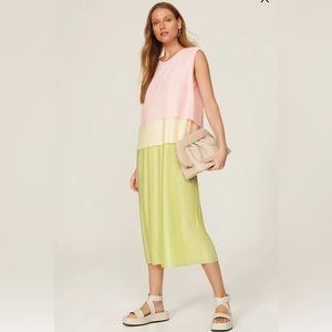 EUC RTR BOSS - TRIPLE-LAYER PLISSÉ DRESS WITH COLOR-BLOCKING